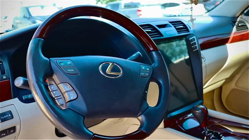 2007 Lexus LS 4th Gen - Image 8 of 12