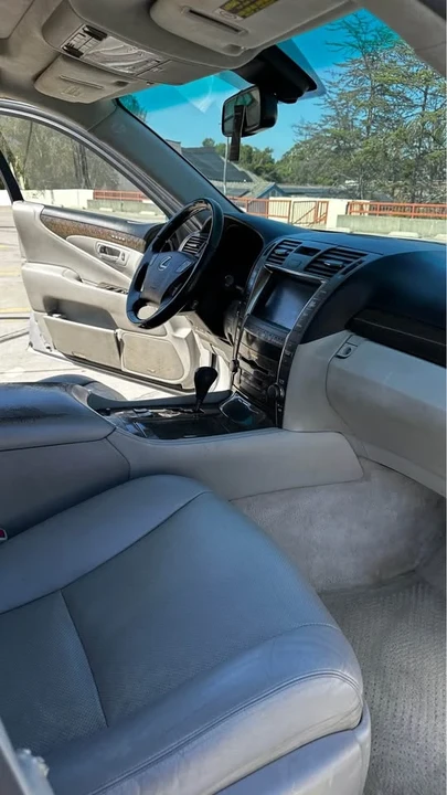 2007 Lexus LS 4th Gen - Image 5 of 10