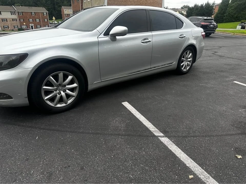 2007 Lexus LS 4th Gen - Image 9 of 12