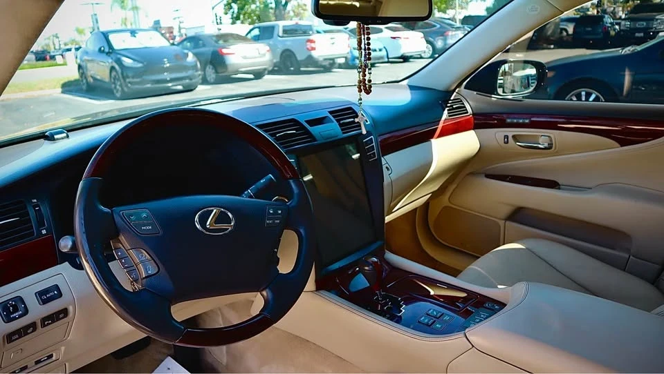 2007 Lexus LS 4th Gen - Image 9 of 12