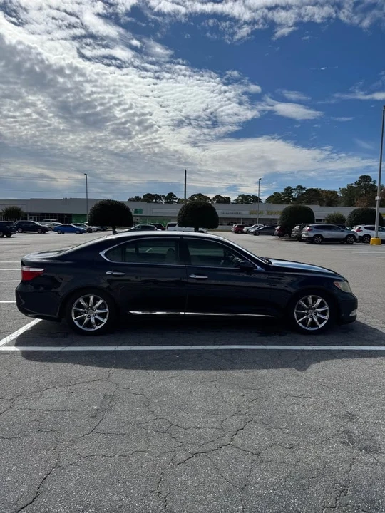 2007 Lexus LS 4th Gen - Image 4 of 15