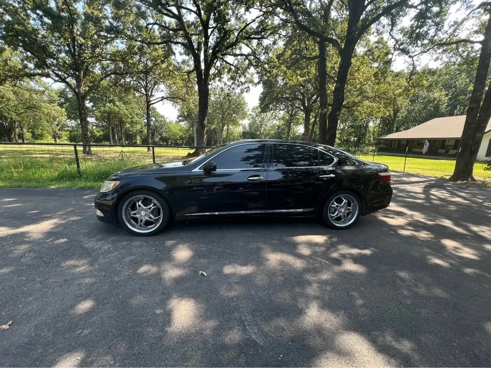 2007 Lexus LS 4th Gen - Image 10 of 11
