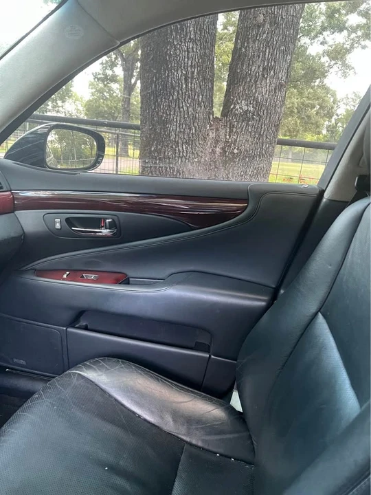 2007 Lexus LS 4th Gen - Image 11 of 11