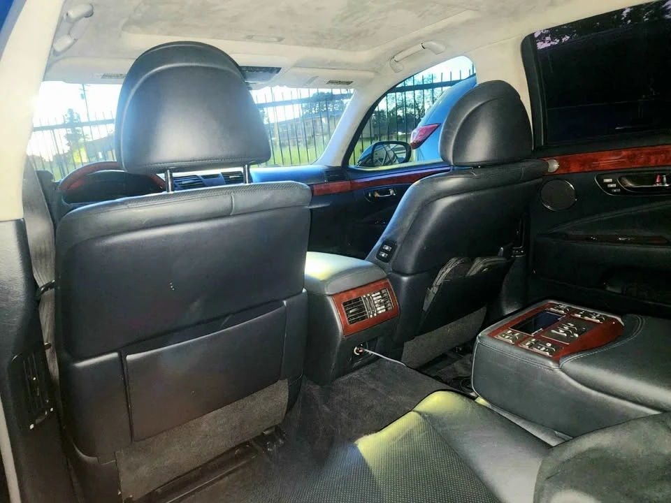 2007 Lexus LS 4th Gen - Image 12 of 19
