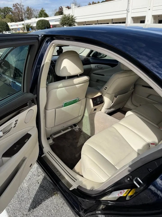 2007 Lexus LS 4th Gen - Image 10 of 15