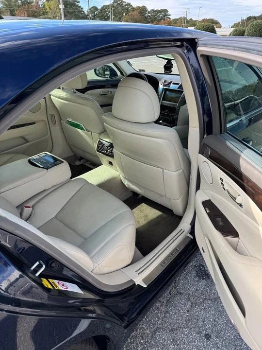 2007 Lexus LS 4th Gen - Image 13 of 15