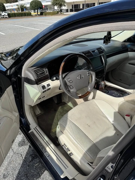 2007 Lexus LS 4th Gen - Image 9 of 15