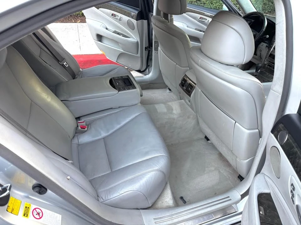 2007 Lexus LS 4th Gen - Image 9 of 16