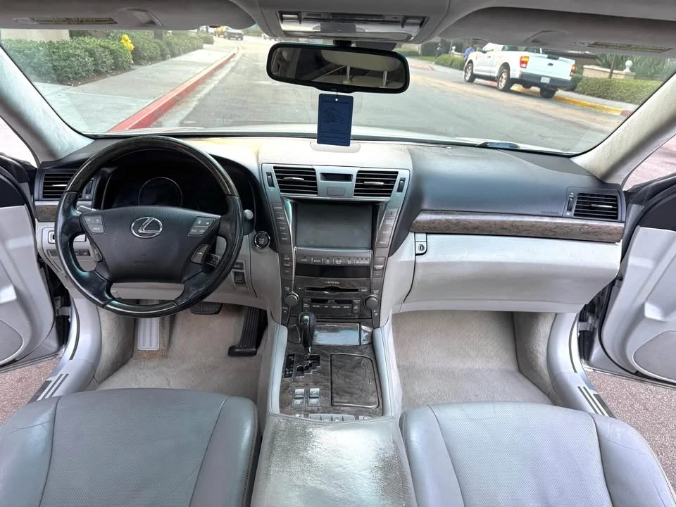 2007 Lexus LS 4th Gen - Image 5 of 16