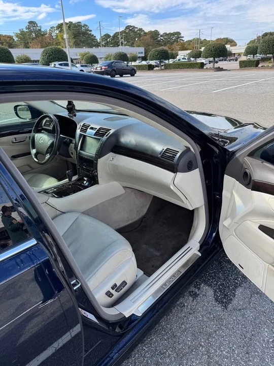 2007 Lexus LS 4th Gen - Image 14 of 15