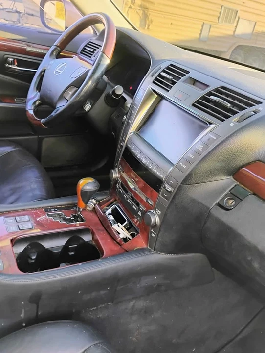 2007 Lexus LS 4th Gen - Image 3 of 7