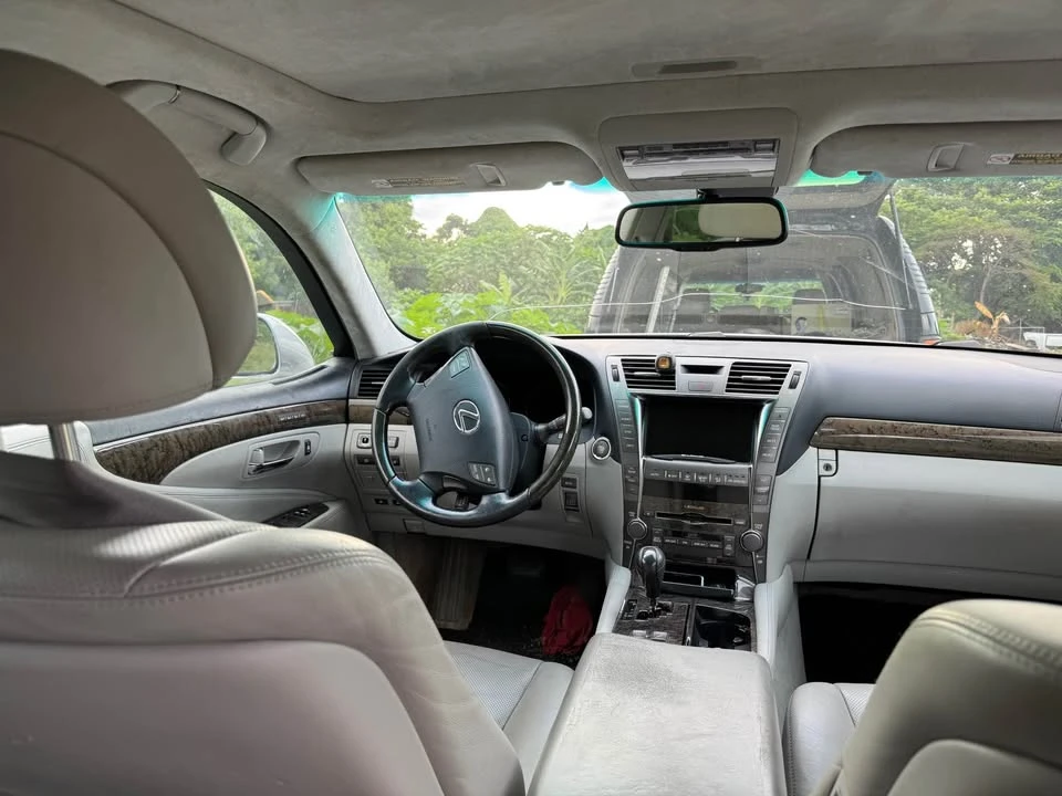 2007 Lexus LS 4th Gen - Image 5 of 7