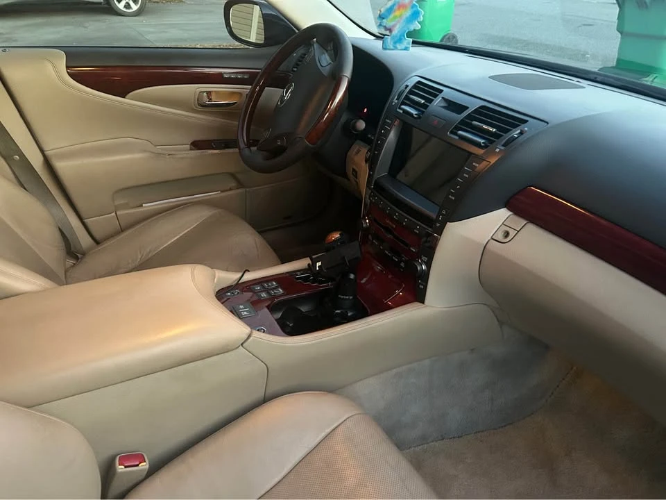 2007 Lexus LS 4th Gen - Image 11 of 20