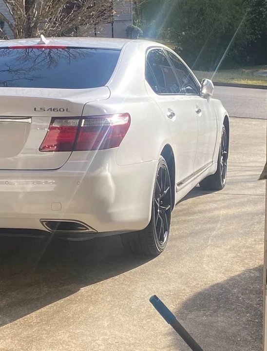 2007 Lexus LS 4th Gen - Image 7 of 8