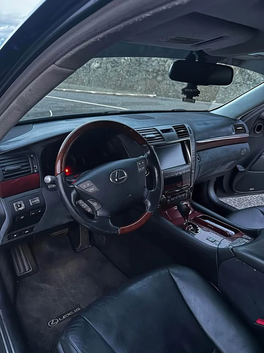 2007 Lexus LS 4th Gen - Image 4 of 8