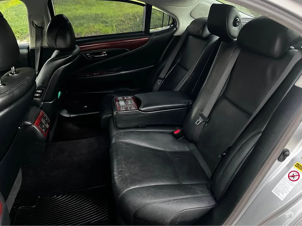2007 Lexus LS 4th Gen - Image 16 of 18