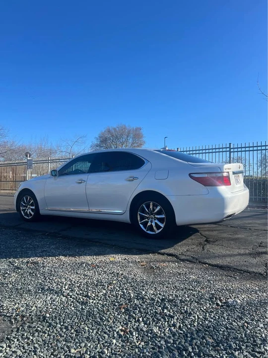 2007 Lexus LS 4th Gen - Image 3 of 19