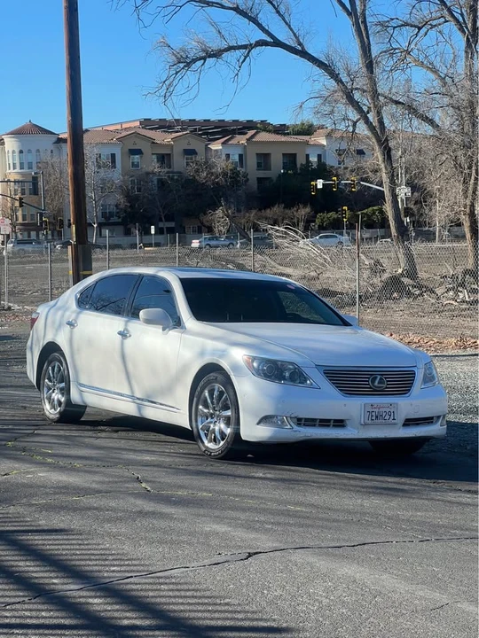 2007 Lexus LS 4th Gen - Image 13 of 19