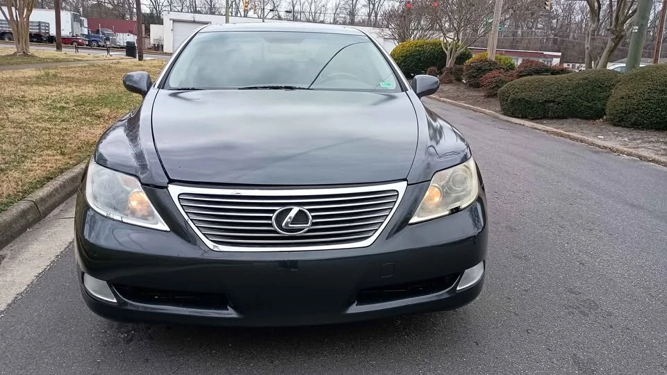 2007 Lexus LS 4th Gen - Image 5 of 8