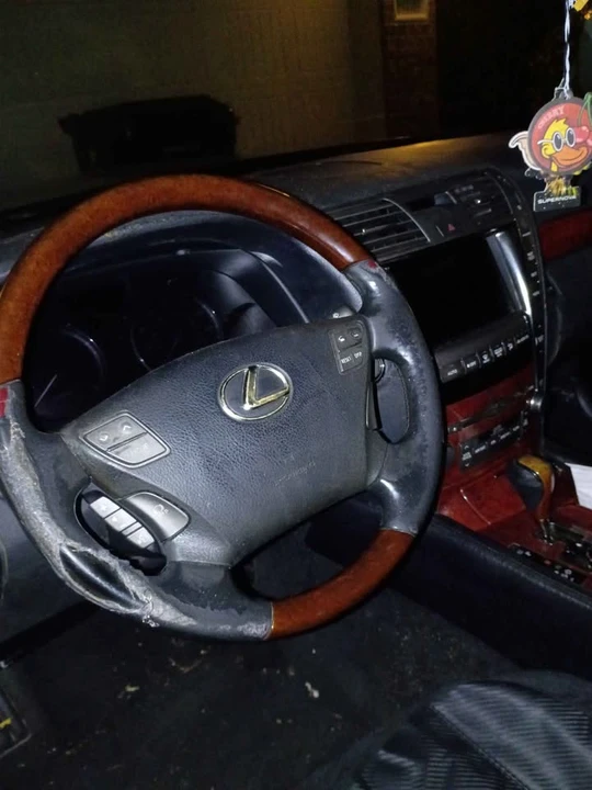 2007 Lexus LS 4th Gen - Image 3 of 8