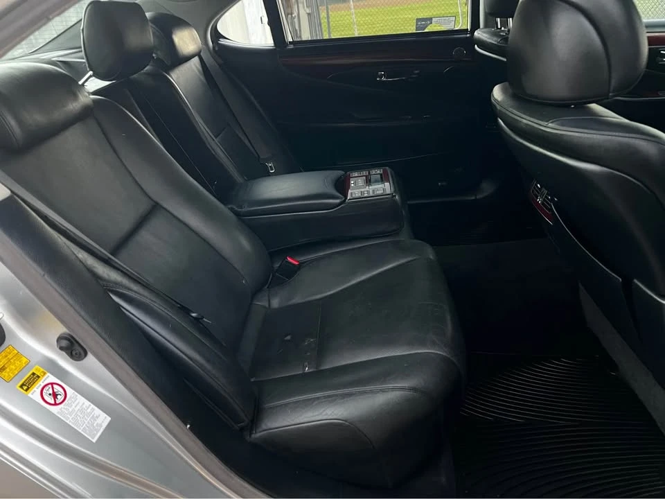 2007 Lexus LS 4th Gen - Image 15 of 18