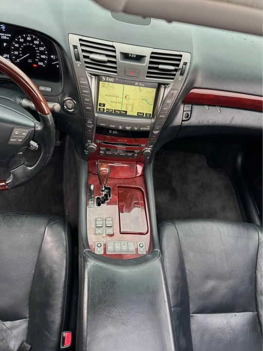 2007 Lexus LS 4th Gen - Image 8 of 16