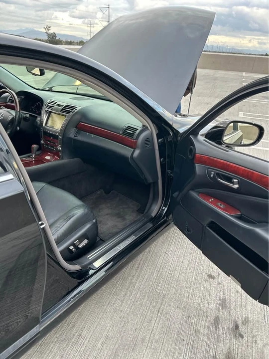 2007 Lexus LS 4th Gen - Image 10 of 16