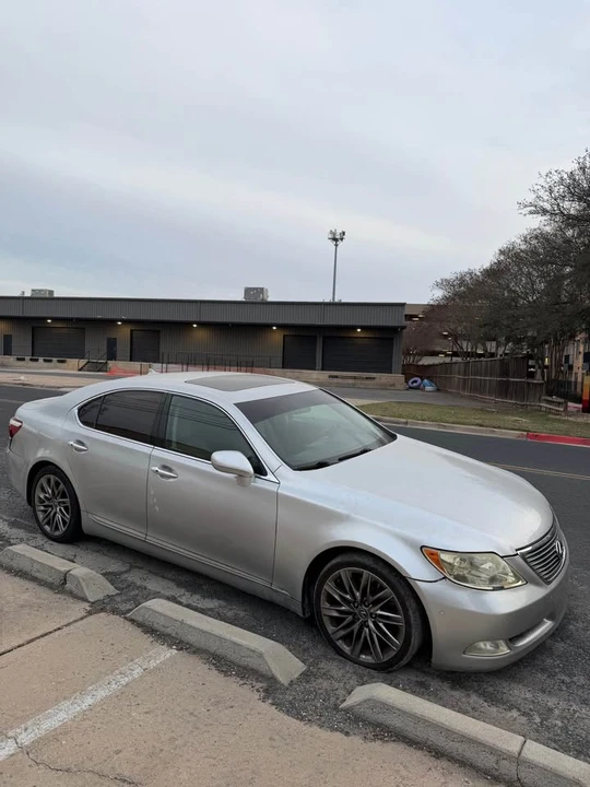2007 Lexus LS 4th Gen - Image 2 of 4