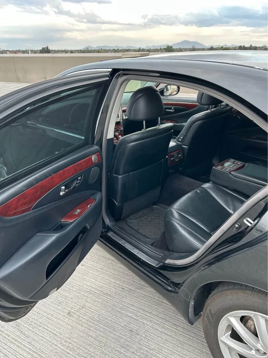 2007 Lexus LS 4th Gen - Image 9 of 16