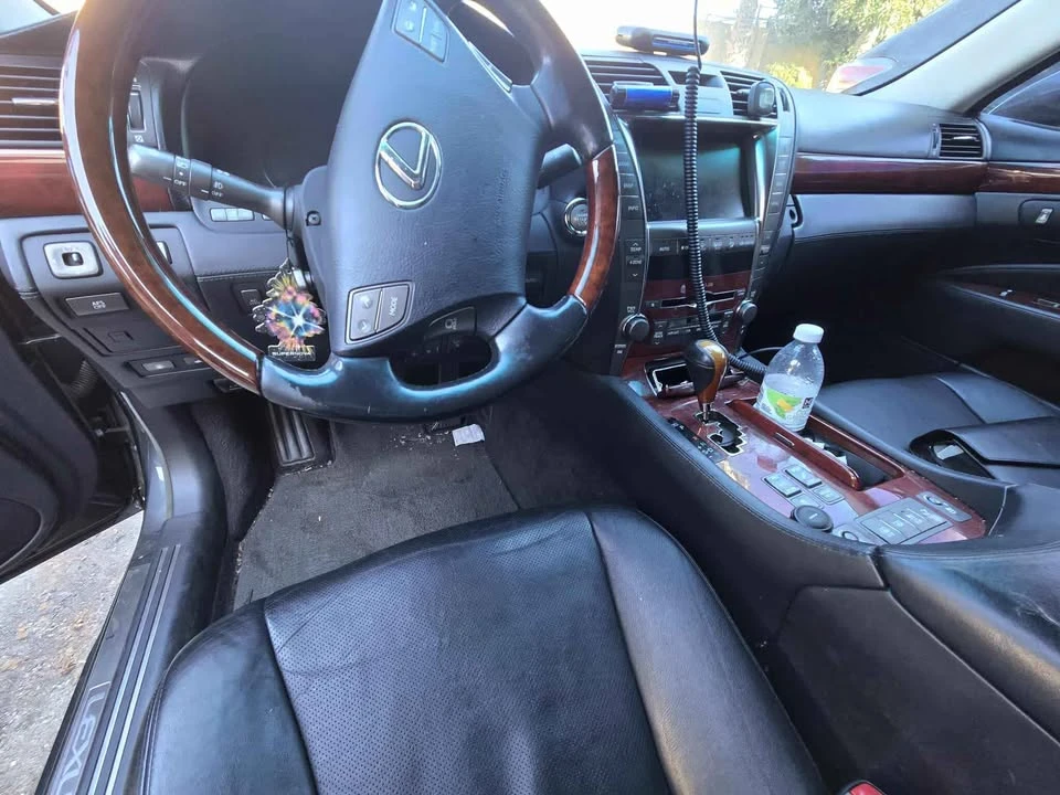 2007 Lexus LS 4th Gen - Image 2 of 2