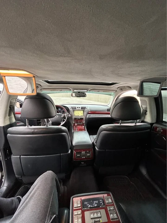2007 Lexus LS 4th Gen - Image 14 of 16