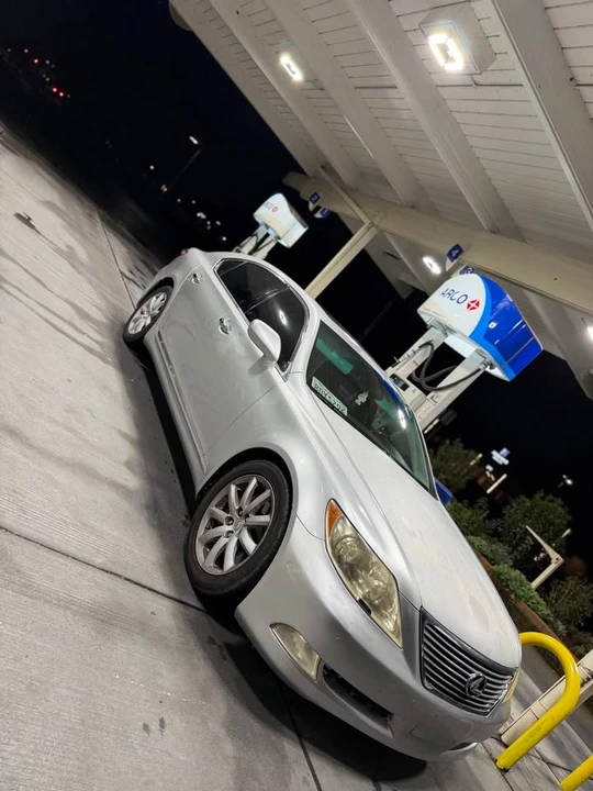 2007 Lexus LS 4th Gen - Image 2 of 6