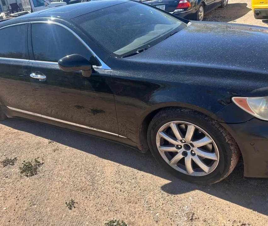 2007 Lexus LS 4th Gen - Image 2 of 9
