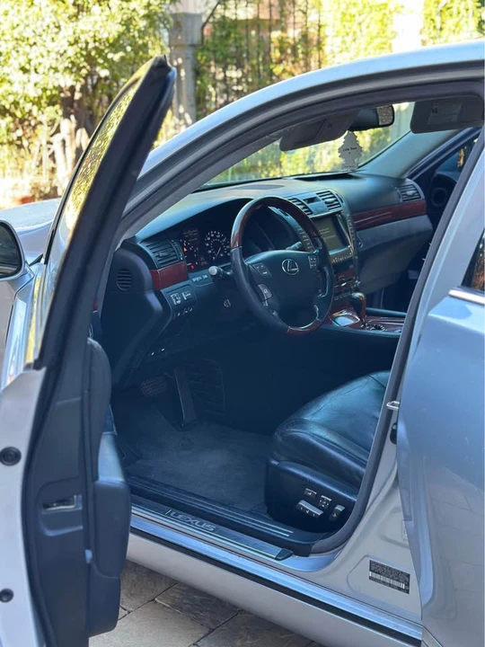 2007 Lexus LS 4th Gen - Image 4 of 6