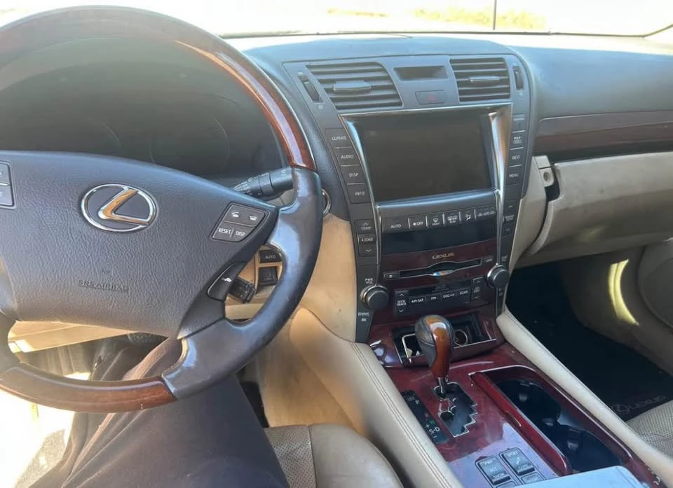 2007 Lexus LS 4th Gen - Image 7 of 9