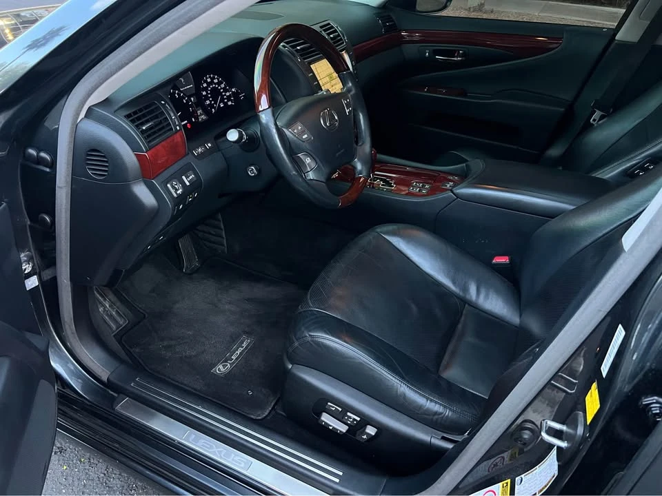 2007 Lexus LS 4th Gen - Image 14 of 20