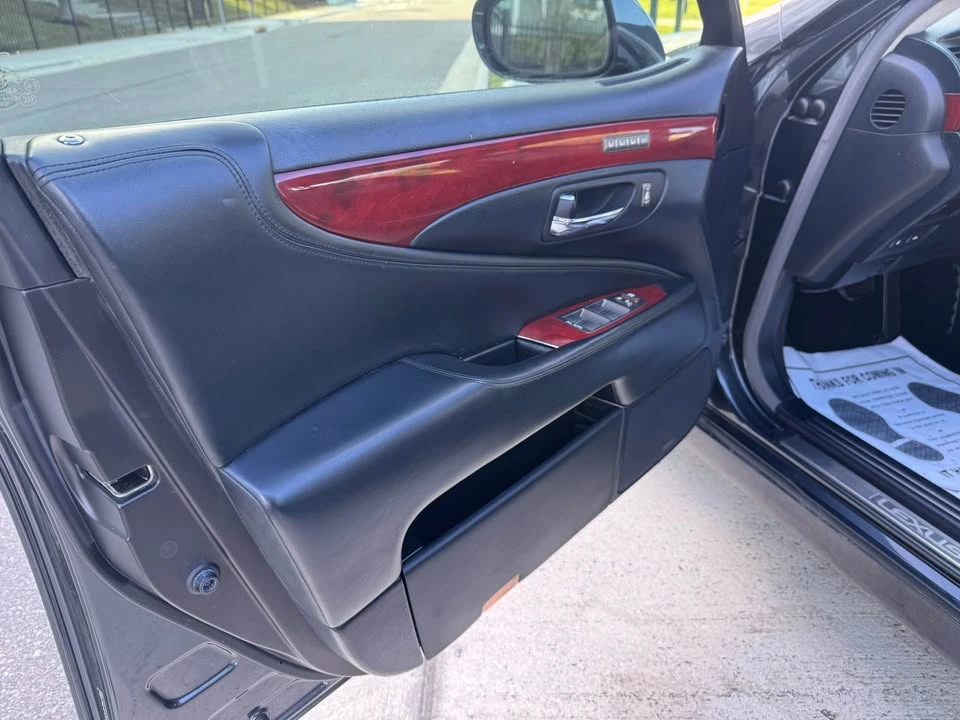 2007 Lexus LS 4th Gen - Image 16 of 20