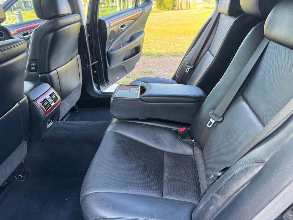 2007 Lexus LS 4th Gen - Image 15 of 20