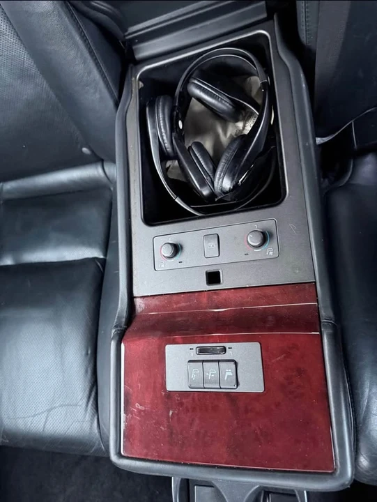 2007 Lexus LS 4th Gen - Image 12 of 13