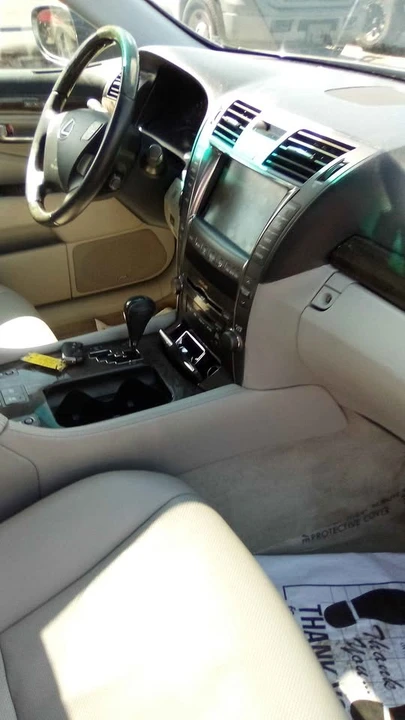 2007 Lexus LS 4th Gen - Image 9 of 12