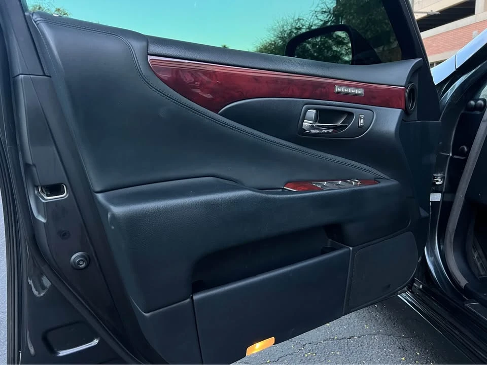 2007 Lexus LS 4th Gen - Image 17 of 19