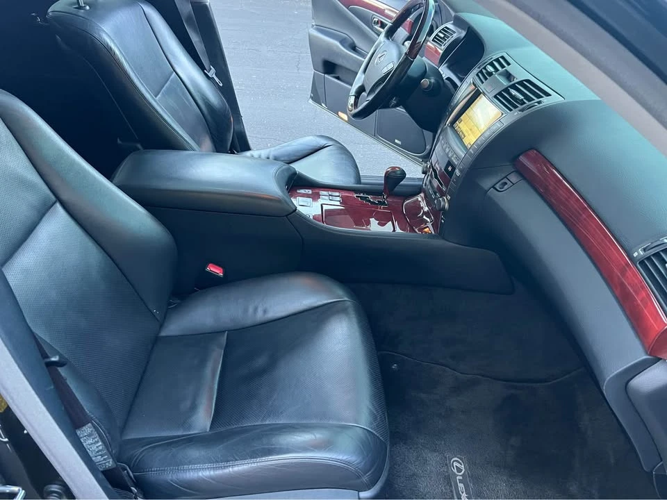 2007 Lexus LS 4th Gen - Image 15 of 19