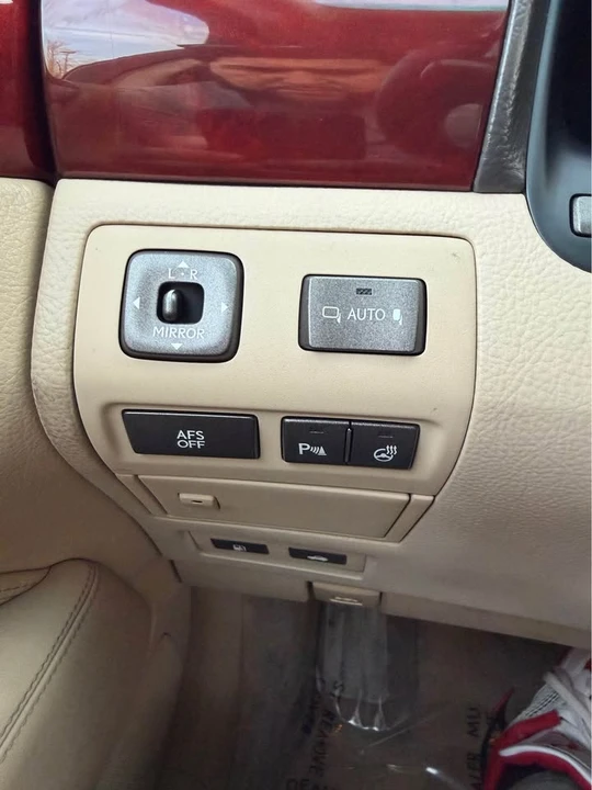 2007 Lexus LS 4th Gen - Image 17 of 18