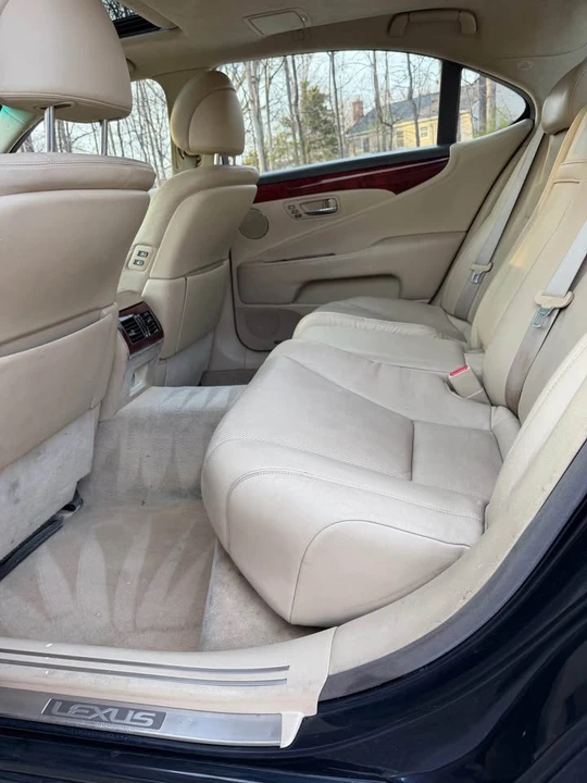 2007 Lexus LS 4th Gen - Image 13 of 18