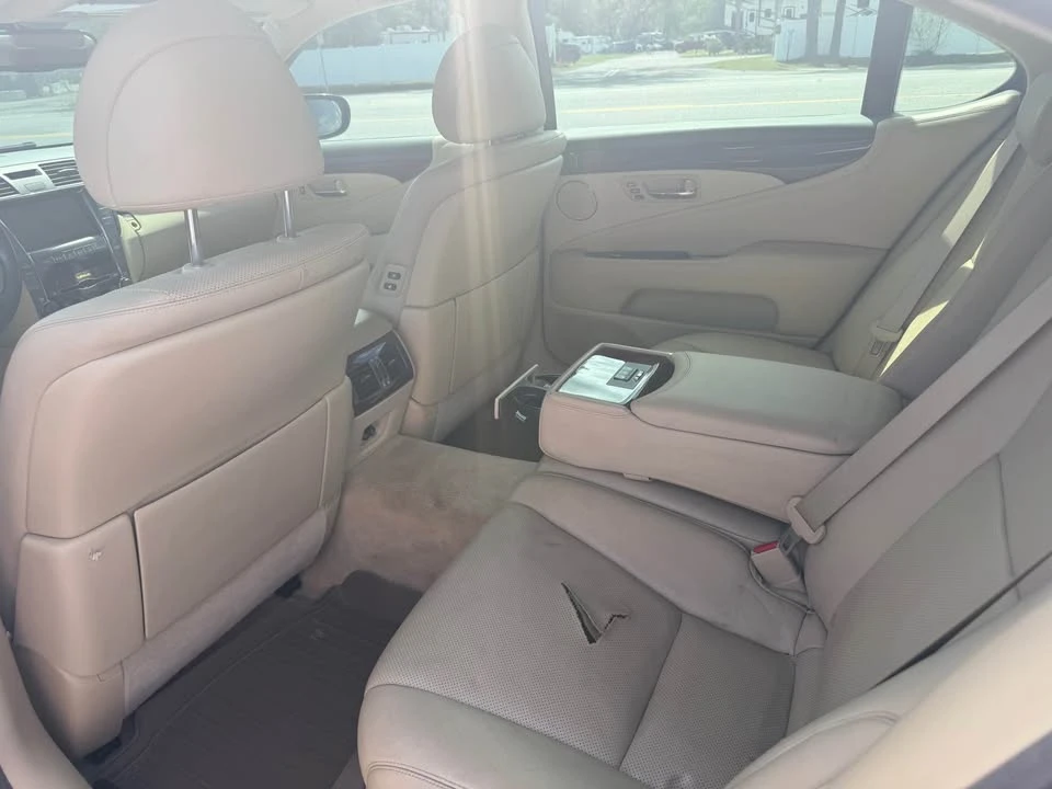 2007 Lexus LS 4th Gen - Image 9 of 16