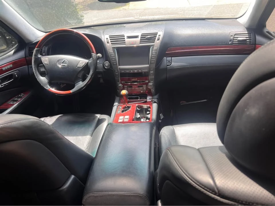 2007 Lexus LS 4th Gen - Image 8 of 12