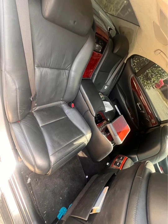 2007 Lexus LS 4th Gen - Image 11 of 12