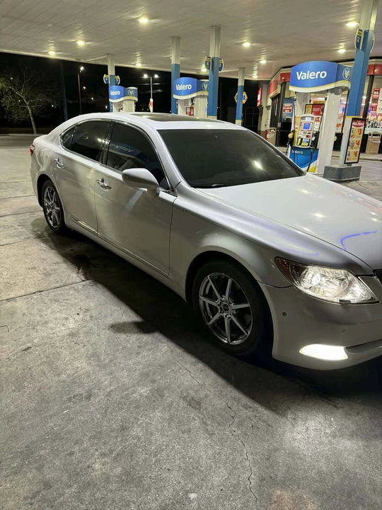 2007 Lexus LS 4th Gen - Image 2 of 6