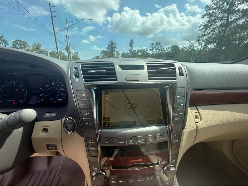 2007 Lexus LS 4th Gen - Image 14 of 16