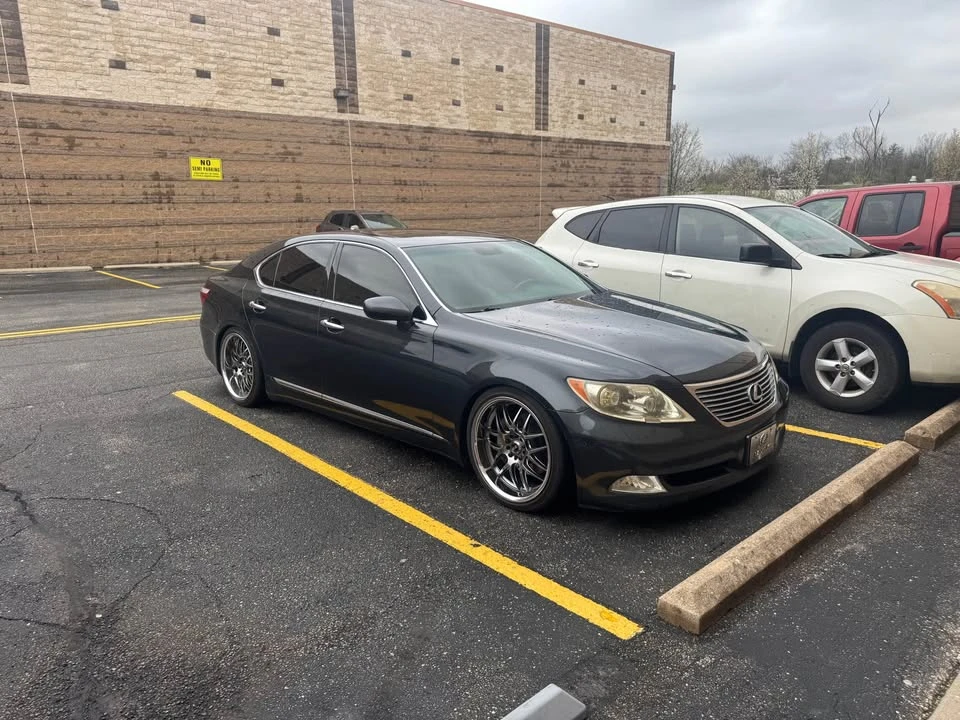 2007 Lexus LS 4th Gen - Image 5 of 14
